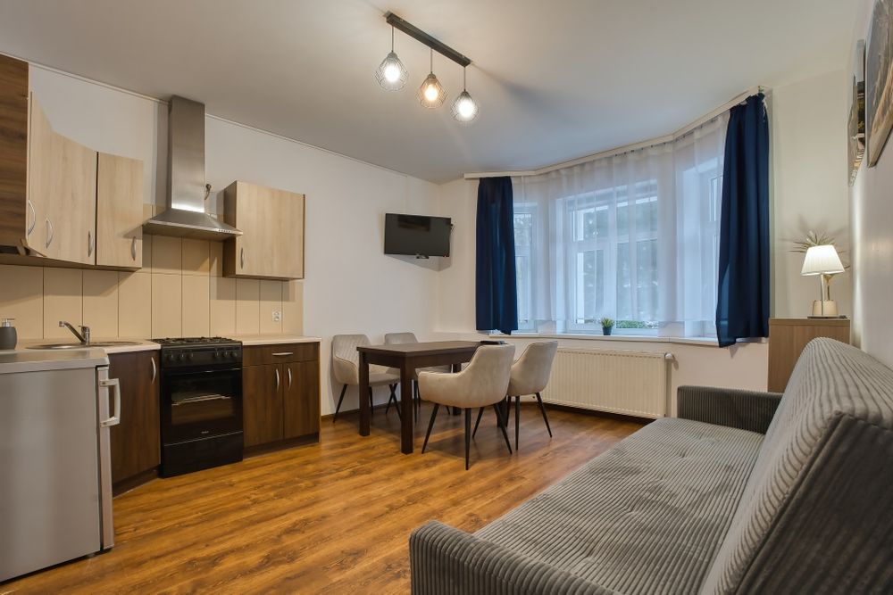 Tanie pokoje w centrum, balia, parking, ogólnodostępna kuchnia.