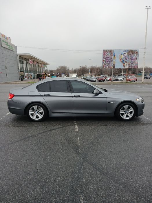 BMW F10  3.0 N52-надёжный, ухоженный и полностью обслуженый автомобил