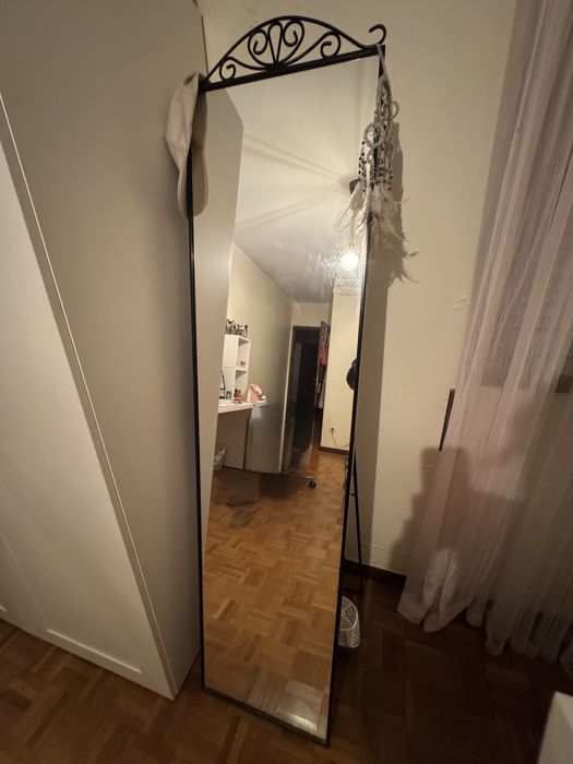 Armário + espelho + porta-fotografias 550€