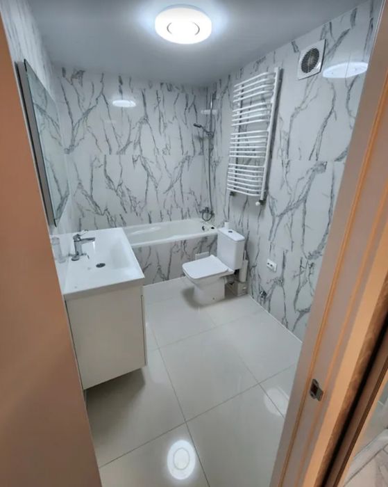 Продаж 3к квартири 85 кв. м на просп. Злуки