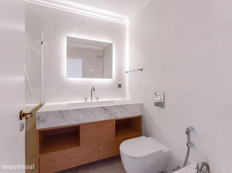 Penthouse T6 com Terraço de 131 m2 e Vista sobre Lisboa | Alvalade