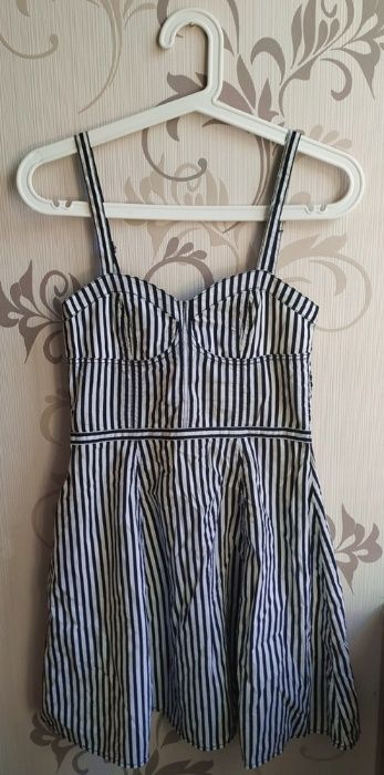 H&M Czarno-biała sukienka w paski na ramiączkach, rozm. 34 (XS)