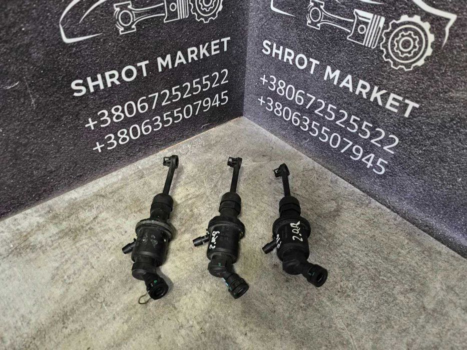 Головний циліндр зчеплення Nissan Qashqai J10  30610JD000