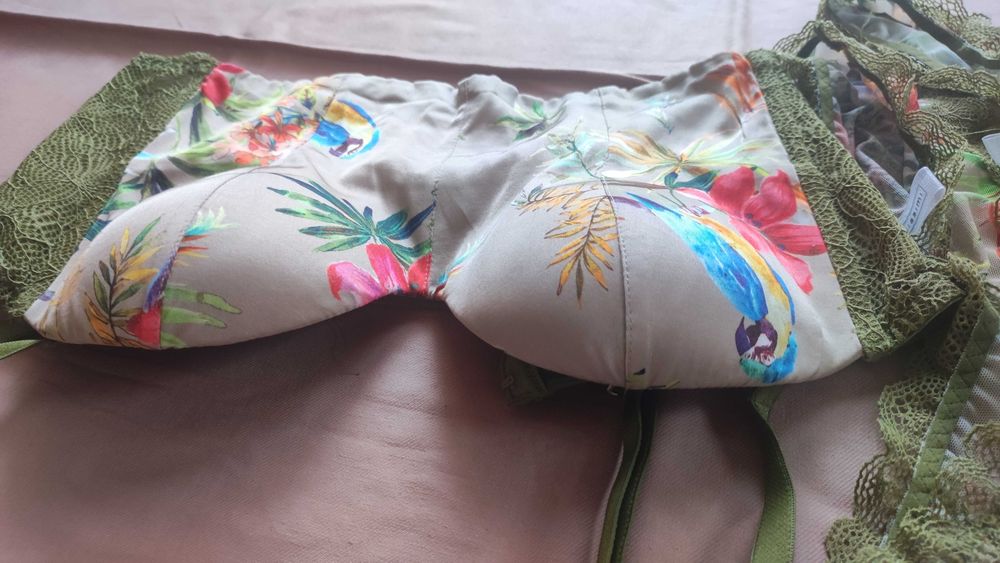Intimissimi komplet w papugi majtki M 2 pary & biustonosz 75B