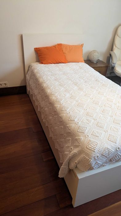 Cama de solteiro com colchão