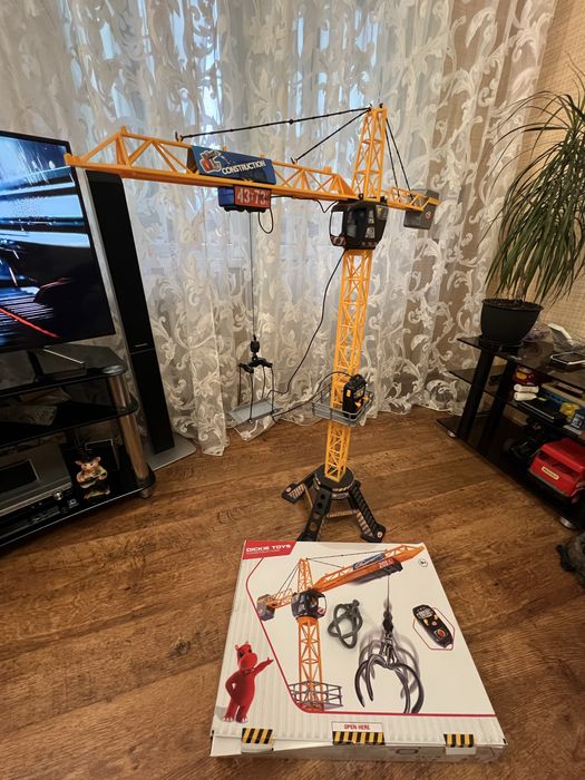 Будівельний мегакран на пульті ДУ 120 см.