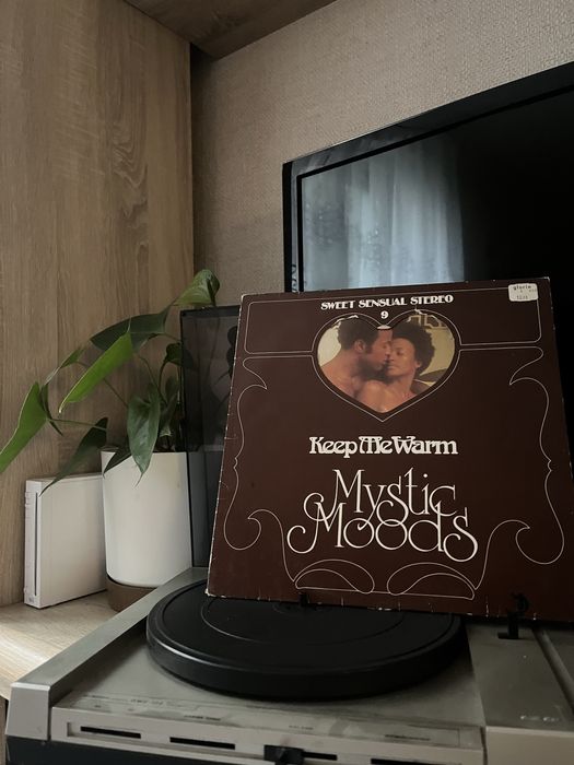 The Mystic Moods - Keep Me Warm
