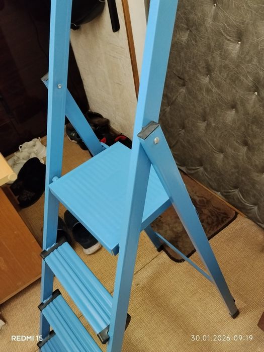 Продам терміново стремянку