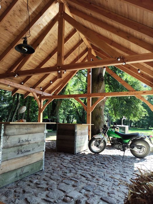 Drewno konstrukcyjne deski tarcica budowlana