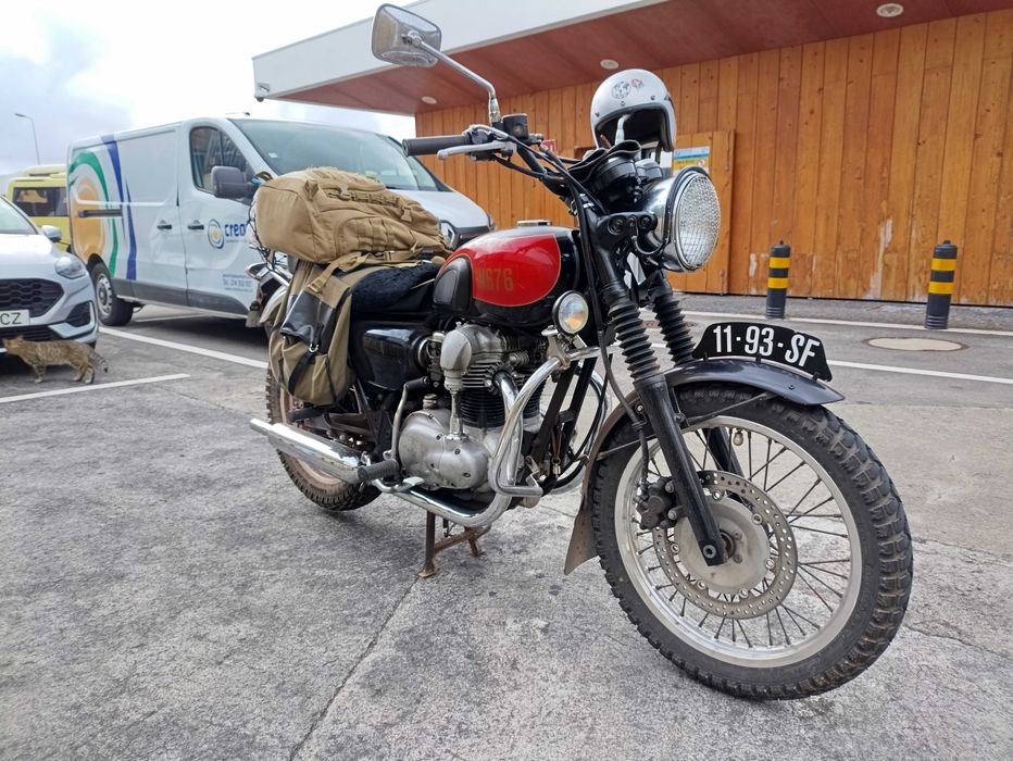 Moto Kawasaki W650