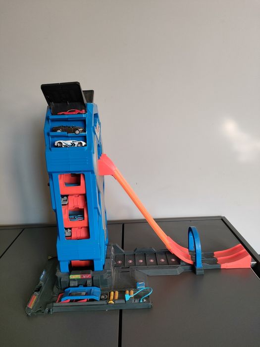 HOT WHEELS zestaw rajdowy GARAŻ MATTEL FTB68 hot wheels gratis