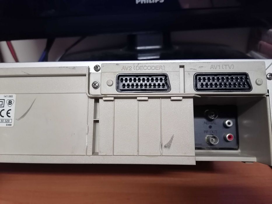 Magnetowid VHS Clatronic VCR598 HI-FI stereo ( PHILIPS,FUNAI)