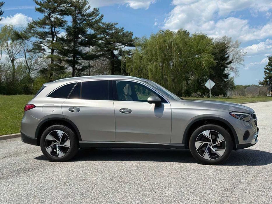 Mercedes-Benz GLC GLC 300 4MATIC      2024
