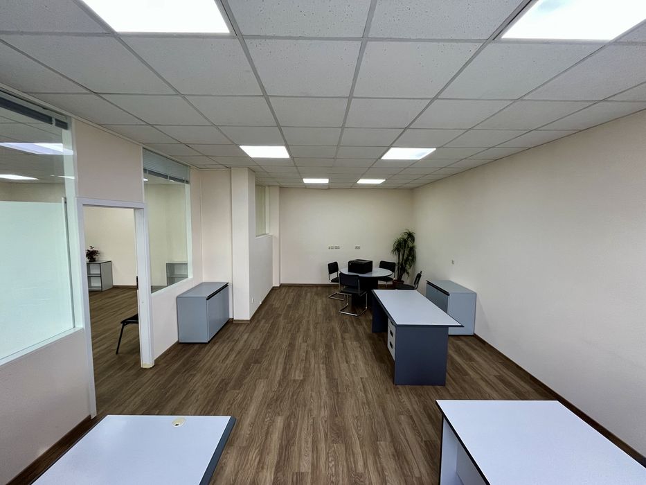 Офіс / Без комісії / 128 м2 / Парк Шевченка / Метро 5 хв. / Фасад