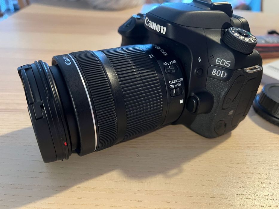 Canon EOS 80D + 18-135mm IS USM – Excelente estado