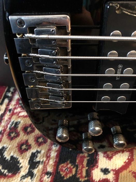 Gitara basowa YAMAHA RBX 375