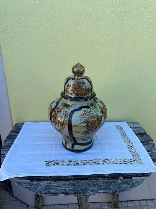 Jarros e potes porcelana