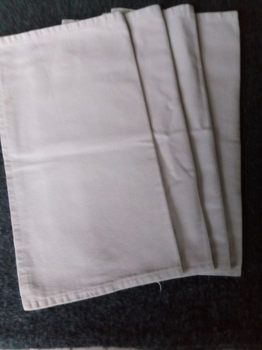 Podkładki lniane serwetki pod talerze 4 sztuki