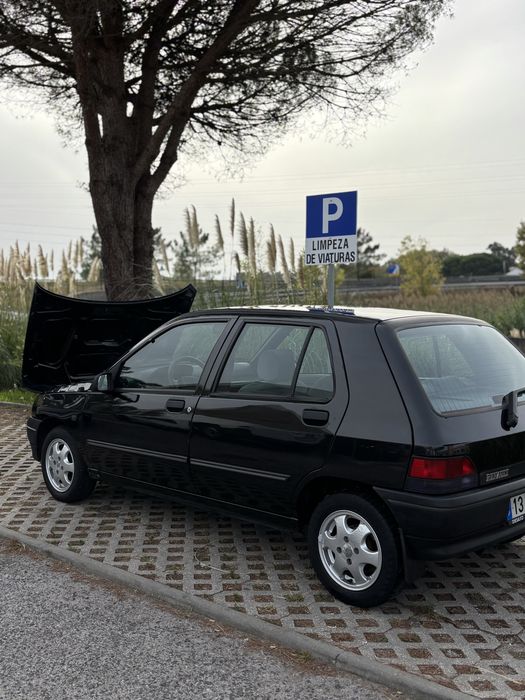 Renault clio 1992