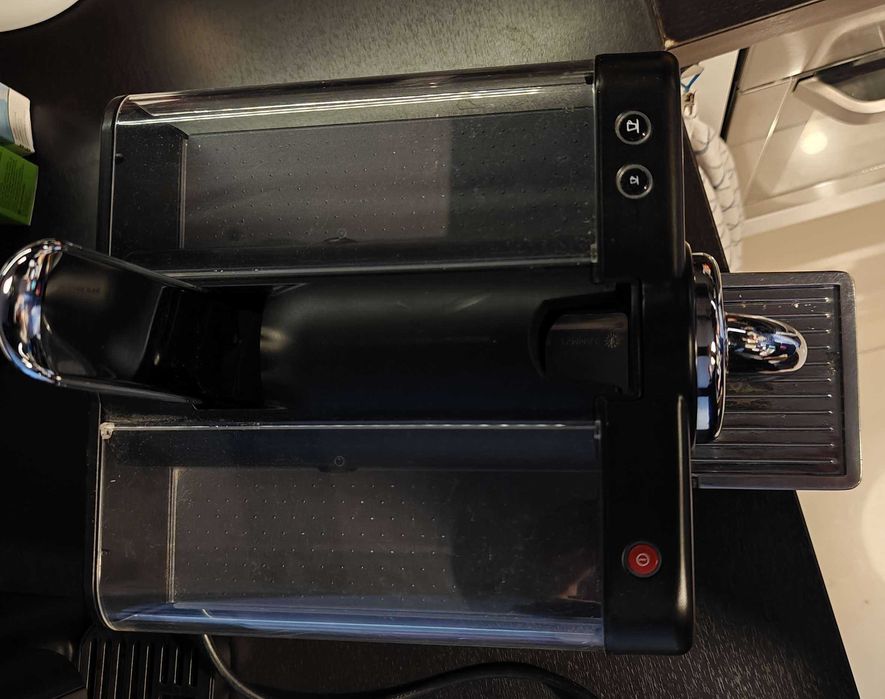 ekspres kawowy Nespresso Le cube