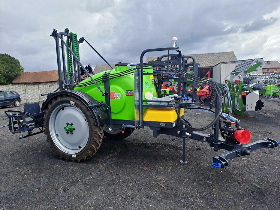 Opryskiwacz ciągany polowy TOLMET Bruno 1500 15m od 1000l do 2500 raty