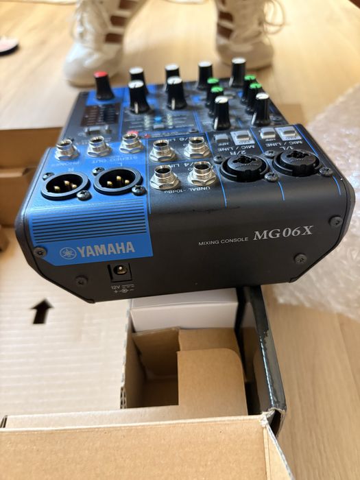 Yamaha mg06x mesa de som NOVA mixer com efeitos compacta PRO NA CAIXA