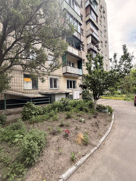 Пропонується до продажу  1-кімнатна квартира у Подільському районі Києва, вул. Кирилівська, 99/1.