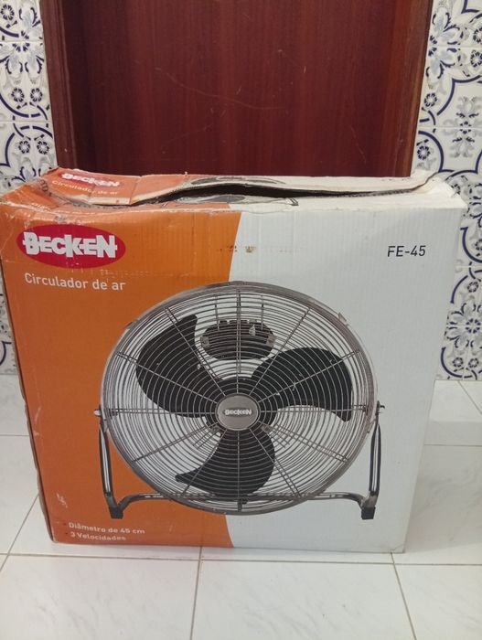 Circulador de Ar muito bom e como novo no