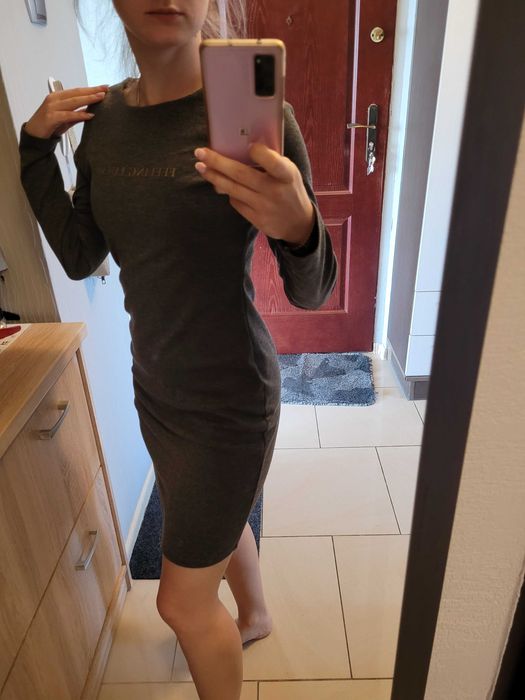 Sukienka szara na jesień