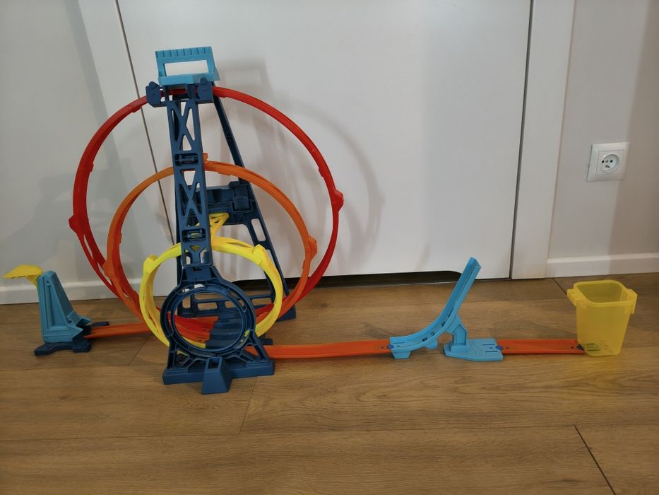 Potrójna pętla Hot Wheels