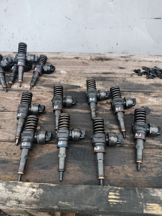 Насос-форсунка VW Passat 1.9tdi (B5) 1996-2005 038130073AJ