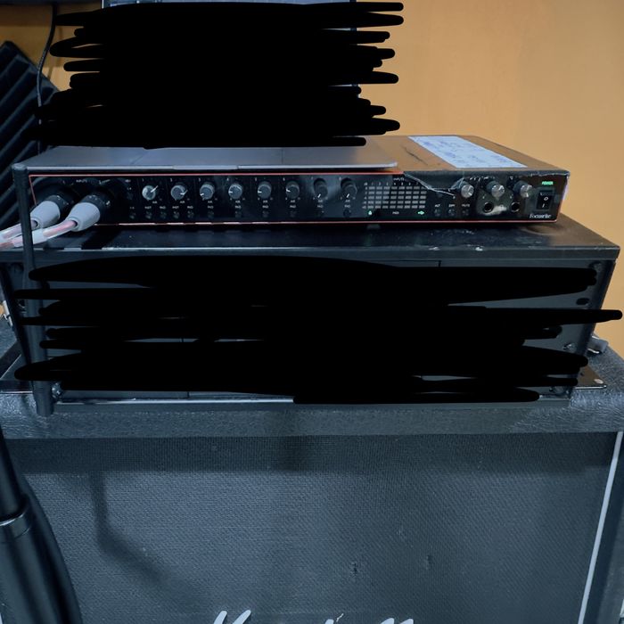 Vendo 3 peças da gama Focusrite Scarlett. Façam proposta