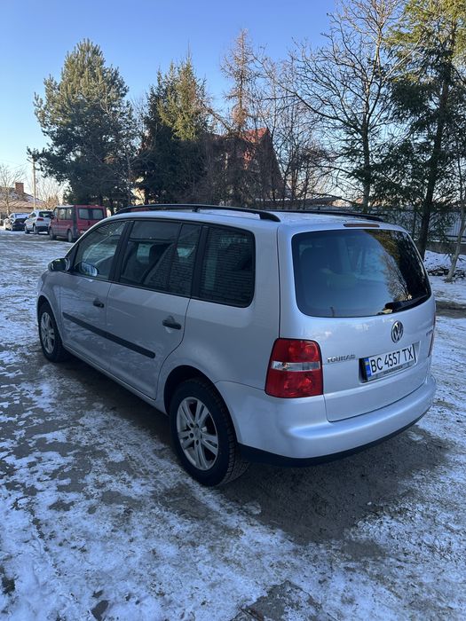 Тауран Touran 1,6 FSI автомат