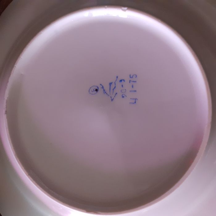 Тарелки фарфоровые новые