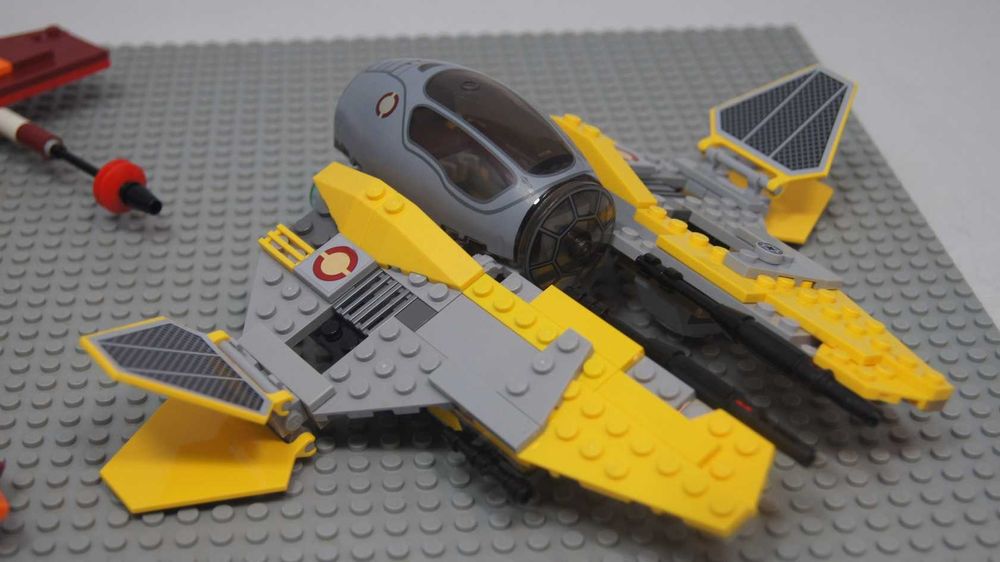 Lego Star Wars 9497 - Republic Striker i 75038 - Jedi Interceptor
