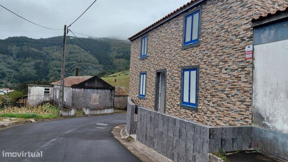 Moradia Geminada, 3 quartos, Povoação, Água Retorta