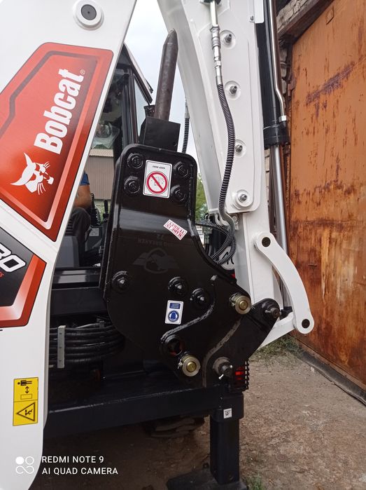 Услуги экскаватора погрузчика гидромолота