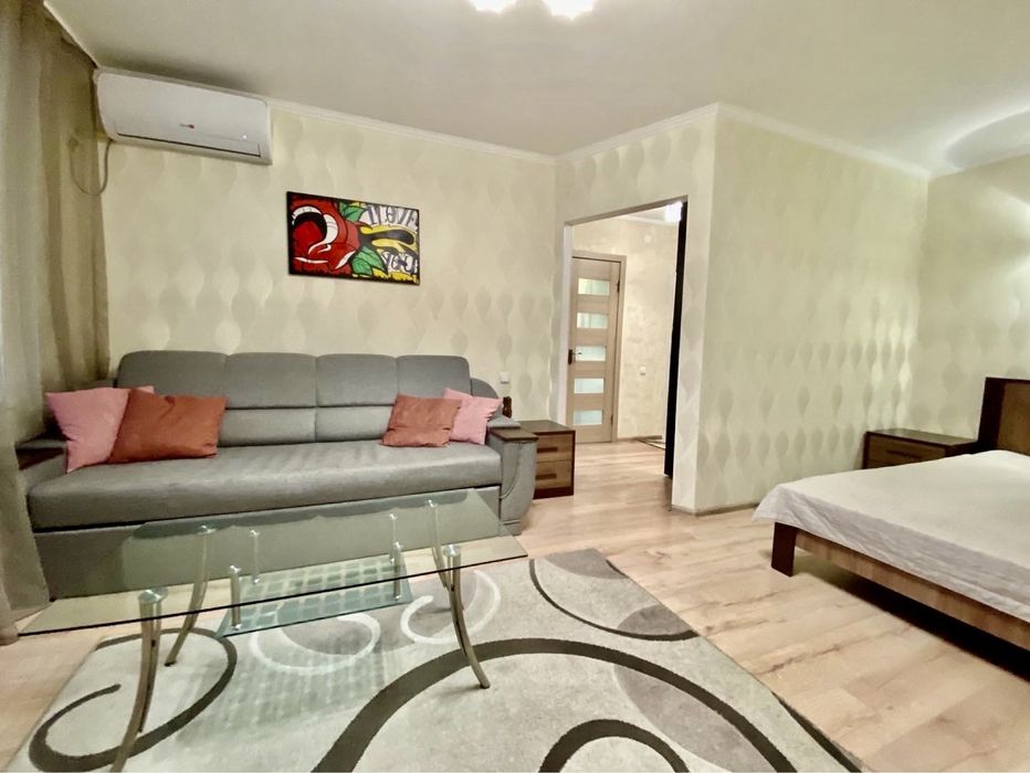 Уютная квартира с евроремонтом в самом центре города.