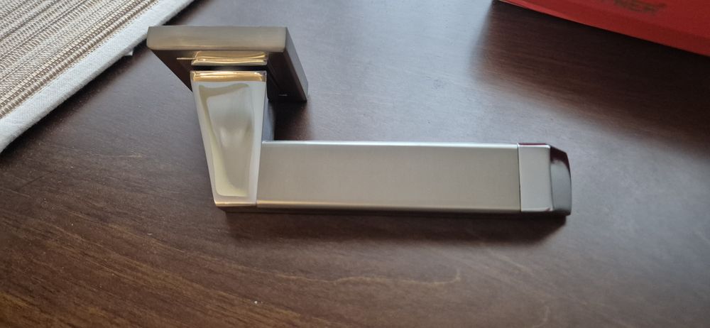 Klamka do drzwi Schaffner 2 szt nowe