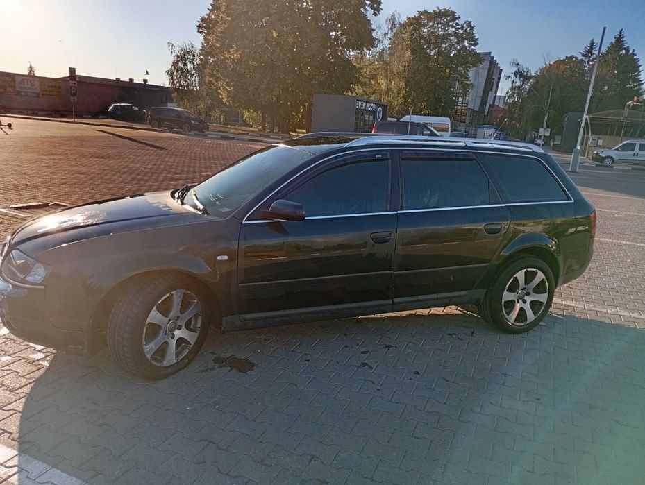 Автомобіль Audi a6