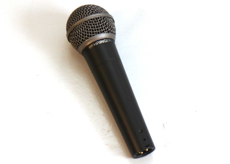 Microfone Behringer Ultravoice XM8500 a funcionar na perfeição