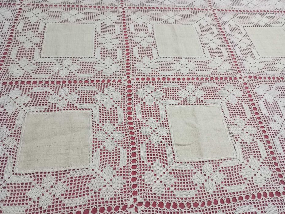 Toalha em linho e croché