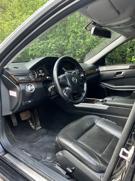Продам Mercedes 212