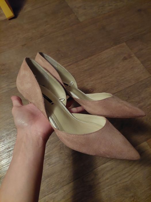 Жіночі туфлі zara