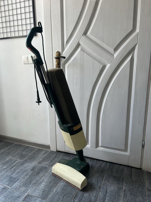 пилосос Vorwerk Kobold 121 (Німеччина)