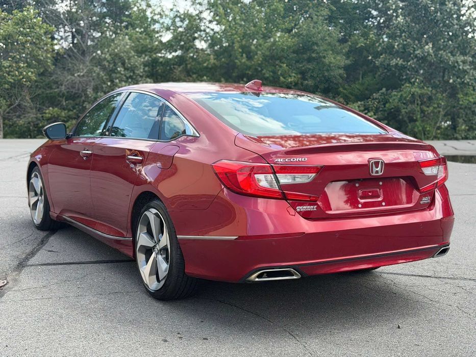 Honda Accord Touring      2019