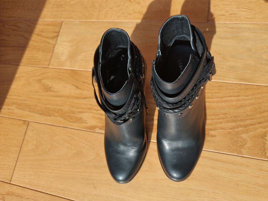 Botki czarne roz 37