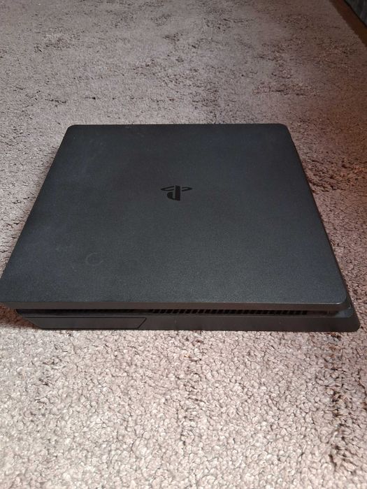 Zestaw PlayStation 4 Slim 500GB + Pad + Okablowanie + 7 Gier