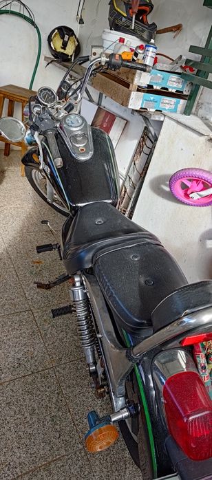 Moto 125 em bom estado