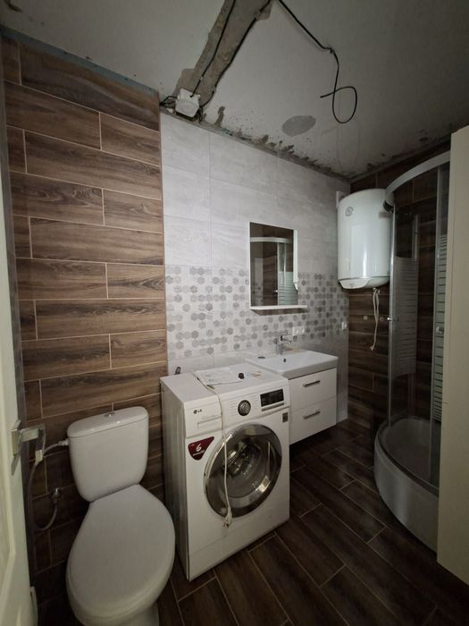 Продам простору 3х кімнатну квартиру з газовим опаленням  на 1 поверсі/6,вул. Підгороднянське шоссе, район 1 лікарні..